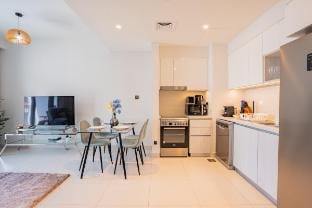 Park Point B - Spacious 2BR /Pool View/Dubai Hills Vacation rental in Dubai