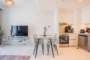 Park Point B - Spacious 2BR /Pool View/Dubai Hills Vacation rental in Dubai