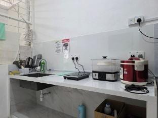 TripleRoom @ JlnBurma Georgetown (shared bathroom) Vacation rental in George Town