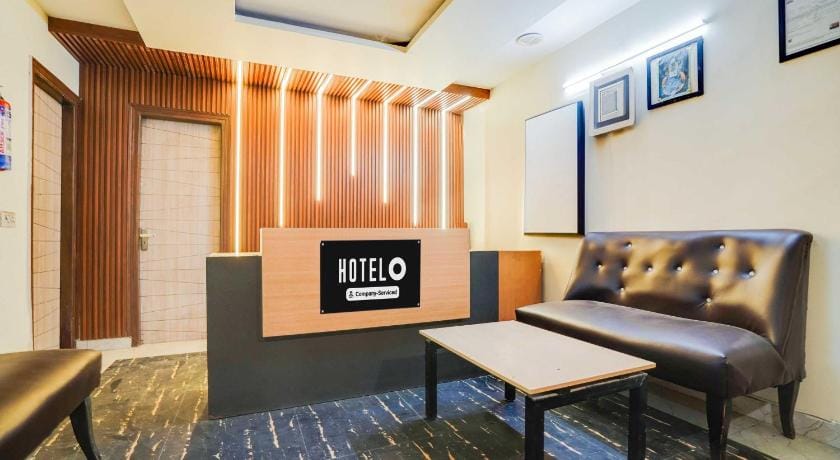 Hotel O West Vinod Nagar Metro Station Hotel in Noida