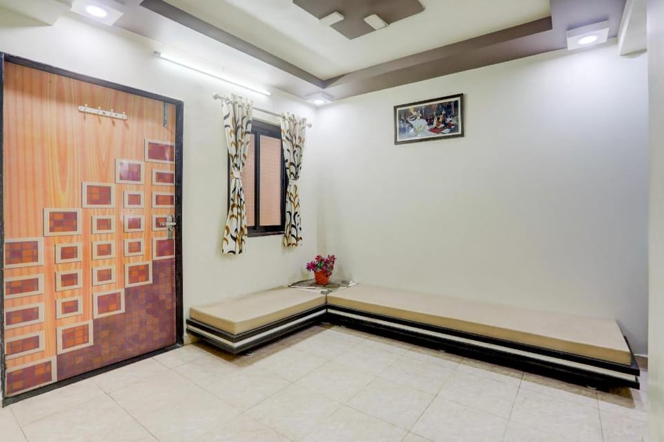 Collection O Mandvi Bus Terminal Formerly Hotel Shraddha Hotel in Gujarat