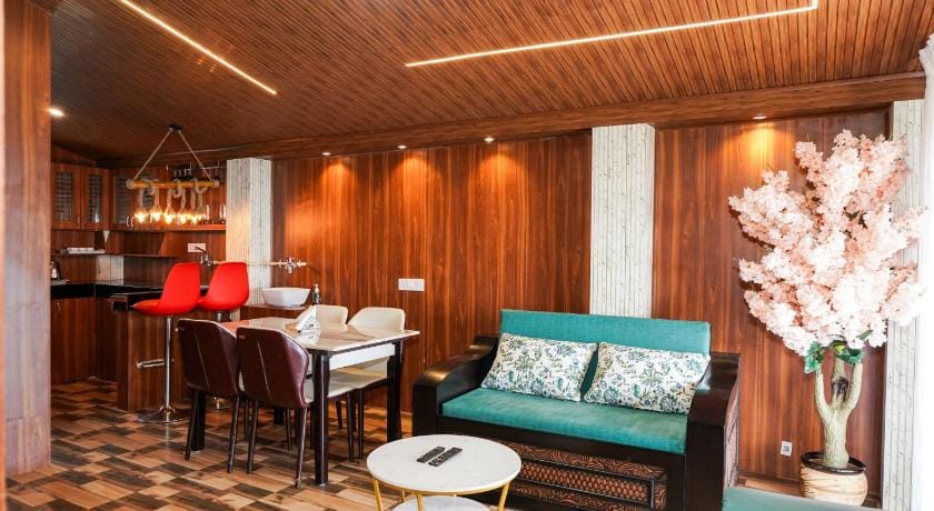 Le Karaj Meadows Hotel in Kerala