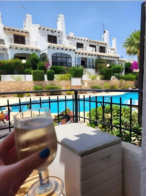 Relaxing 2-Bedroom Bungalow In Sunny Cabo Roig (2) Hotel in Vega Baja del Segura
