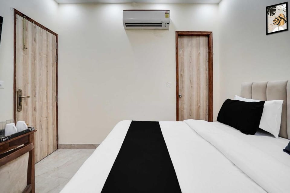 Hotel O Sector 63 A Noida Hotel in Noida