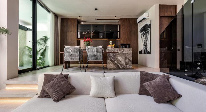 Alex Villas Grey and White Villa in North Kuta