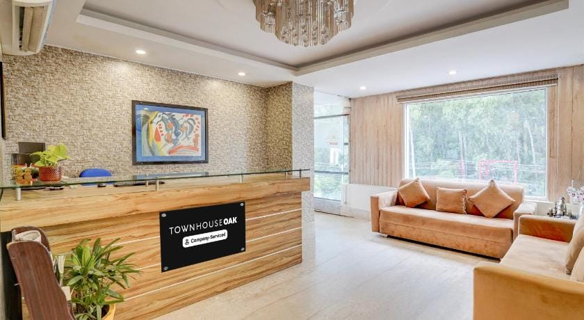 Super Townhouse Oak ONGC Crossway Formerly Hotel Gold Stone Comfort Hotel in Dehradun