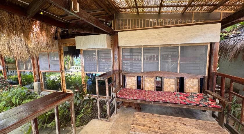 ShakaBrah Beachfront Hostel Hostel in General Luna