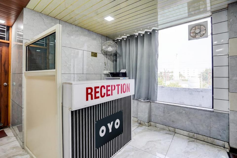 SPOT ON Hotel Doon Lotus | Iconic Rooftop Cafe | Party Hall Hotel in Dehradun