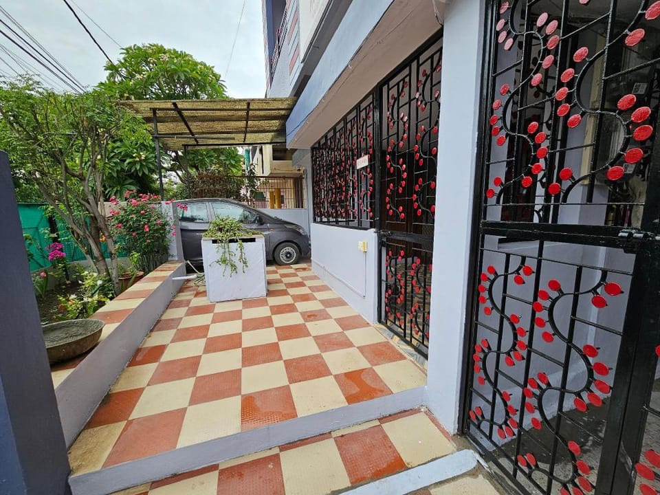 Pavitram Guest House Bed and Breakfast in India