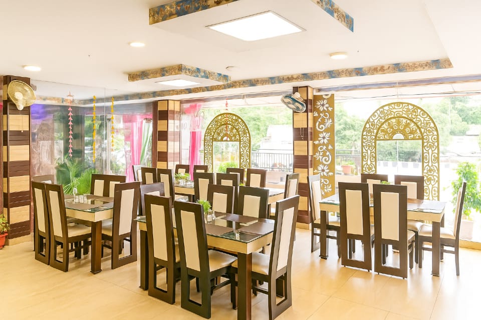 Comfort Stay - Near Lulu Mall Hotel in Lucknow