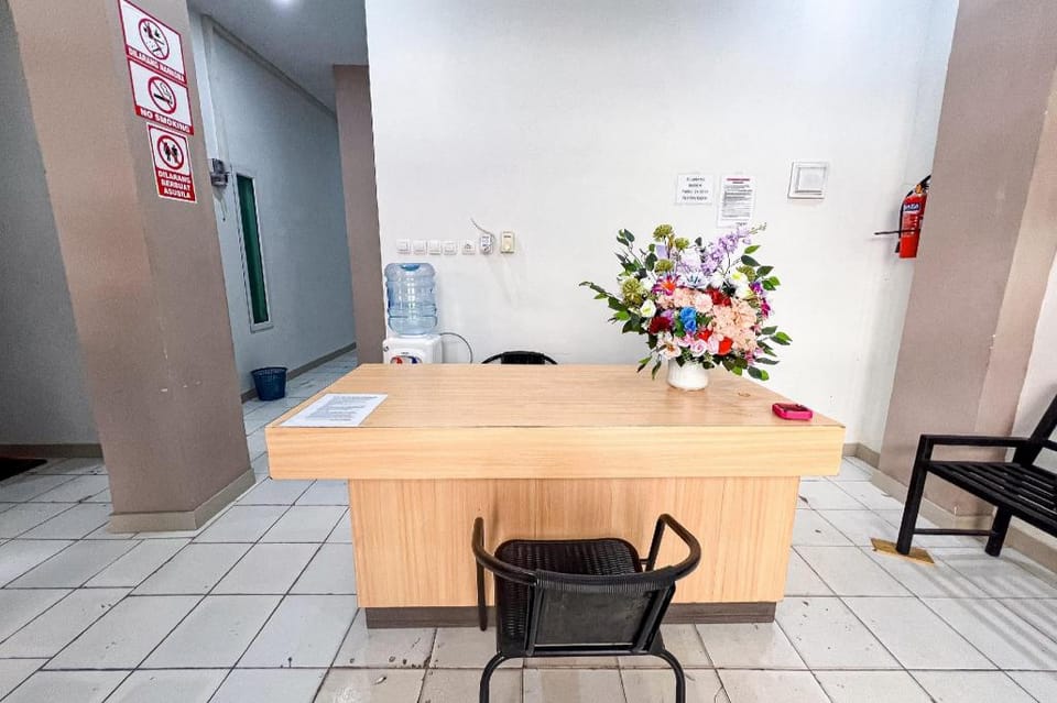 Guest House 21 RedPartner Hotel in Jakarta