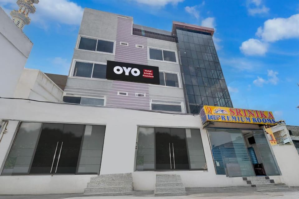 Hotel O Srinika premium near airport Hotel in Hyderabad