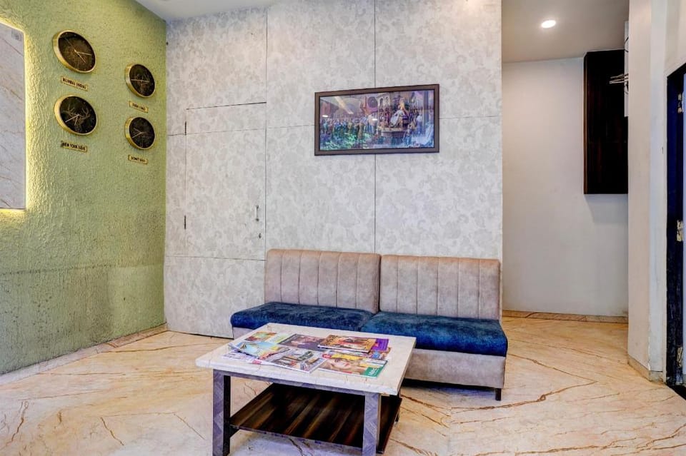 Super Collection O Sanpada Railway Junction Hotel in Maharashtra
