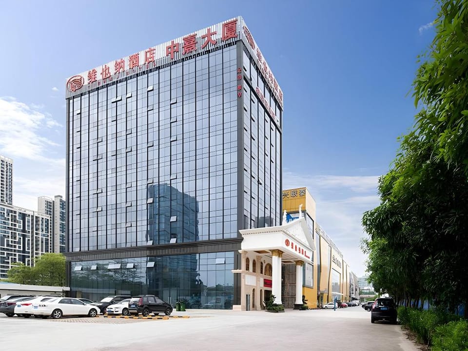 Vienna Classic Hotel Shenzhen Longgang Jixiang Metro Station Hotel in Shenzhen
