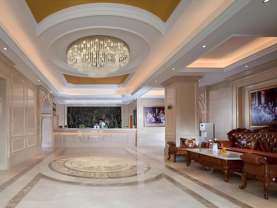 Vienna Classic Hotel Shenzhen Longgang Jixiang Metro Station Hotel in Shenzhen
