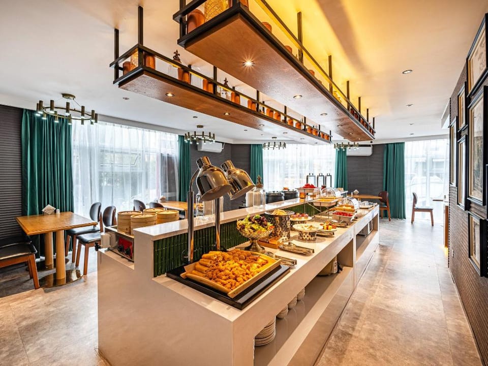 James Joyce Coffetel Beijing Sanlitun Hujialou Metro Station Hotel in Beijing
