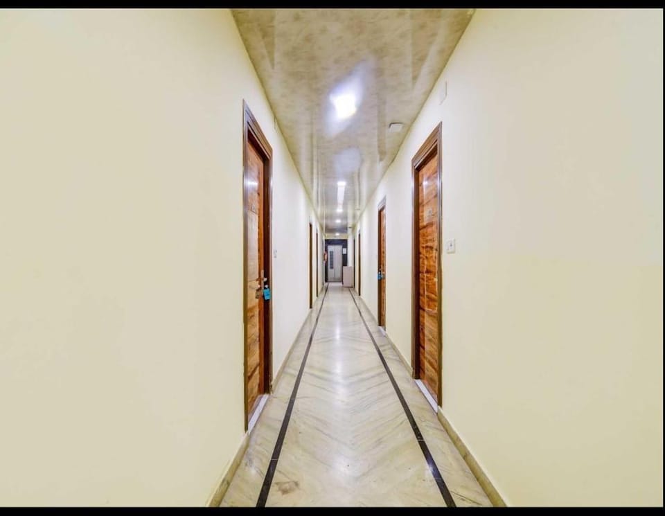 Hotel O By OYO kings court Hotel in Delhi