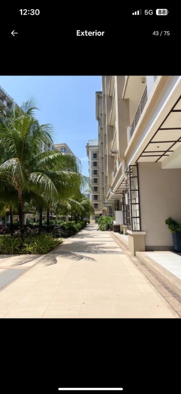 Modern 1BR Condo w/ PoolBalcony Hotel in Las Pinas