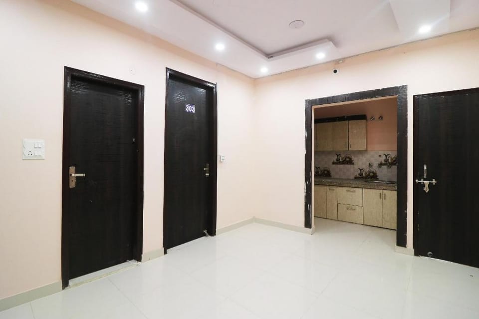 Hotel O AMANTRA RESIDENCY Hotel in Delhi