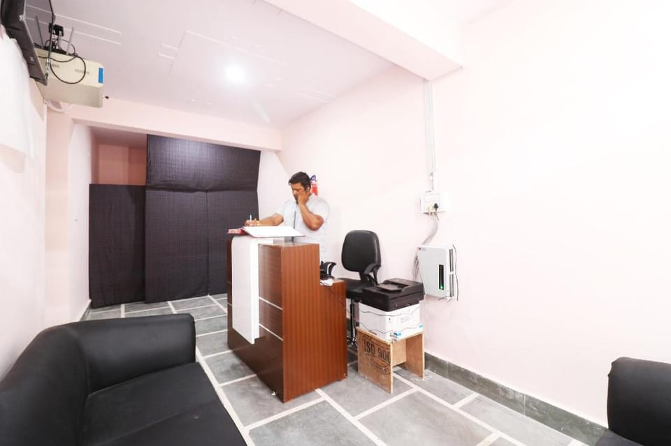 Hotel O AMANTRA RESIDENCY Hotel in Delhi
