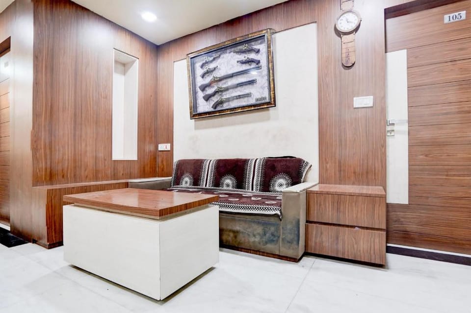 Super Collection O Shantivan Bus Terminal Formerly Hotel Suhagan Heights Hotel in Gujarat
