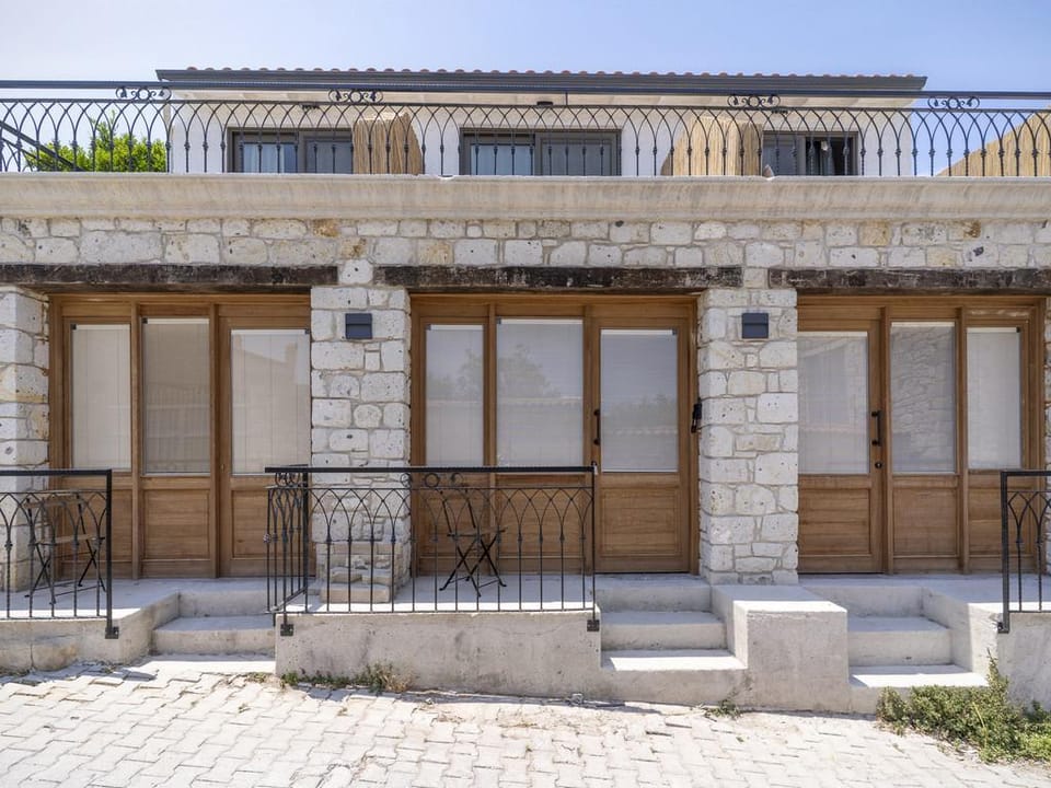 Naro Suites Alaçatı Köyiçi Hotel in Alaçatı