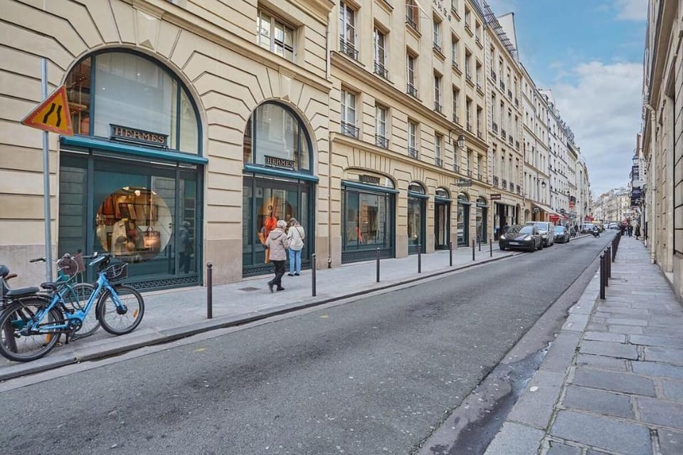 Charming Apartment Faubourg St Honore Madeleine Apartment in Paris