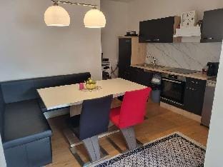 Self CheckIn - 3km Autobahn Apartment in Austria