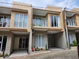 Achiera vila batu real Apartment in Batu