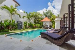 Luxury 4 Bedroom Villa In Seminyak Near The Beach Apartment in Marga