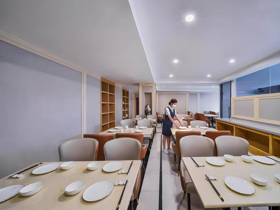 Vienna Hotel Beijing West Railway Station Lize Business District Flagship Hotel in Beijing