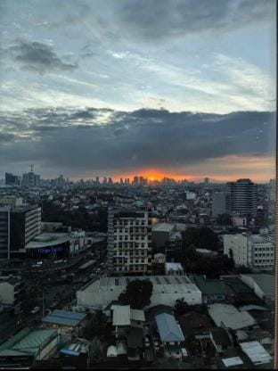 WELCOME TO THE AVONG! Villa in Mandaluyong