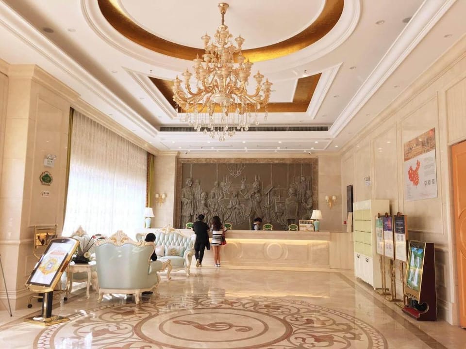 Vienna International Hotel Wuhan East Station Huanglongshan Metro Station Hotel in Wuhan