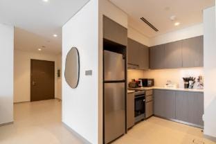 Burj Khalifa & Fountain View - Living & Bedroom Apartment in Dubai