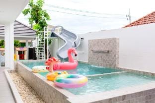 The White House Pool Villa Pattaya Vacation rental in Pattaya City
