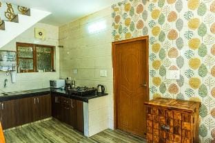 Mussoorie Cottages 1 -Near Lake 2BR By Homeyhuts Villa in Uttarakhand