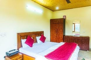Mussoorie Cottages 2-Near Lake-3BR by Homeyhuts Villa in Uttarakhand