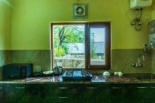 Mussoorie Cottages 2-Near Lake-3BR by Homeyhuts Villa in Uttarakhand