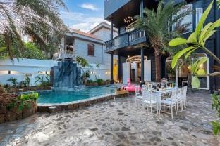 VT Villa 7br - Mystical Black Vacation rental in Vung Tau