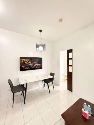 Malate Bayview Mansion One Bedroom Korea Town Apartment in Manila City