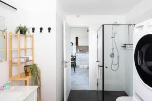 Chic Urban Getaway with Balcony Apartment in Tel Aviv-Yafo
