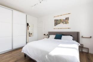 Artistic 2BR Apt w Balcony in Florentin Center Apartment in Tel Aviv-Yafo