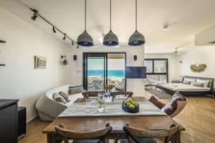 Serene Studio Apt w Balcony Overlooking the Sea Apartment in Tel Aviv-Yafo