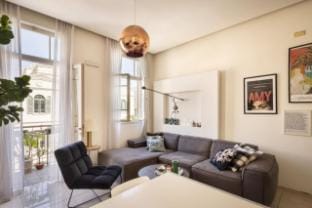Bauhaus Artistic Haven with Mamad Apartment in Tel Aviv-Yafo
