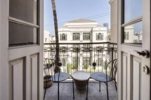 Bauhaus Artistic Haven with Mamad Apartment in Tel Aviv-Yafo