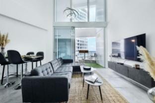 Modern Duplex with Sea View & Mamad Apartment in Tel Aviv-Yafo