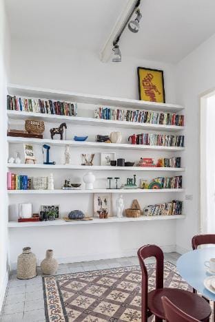 The Gem of Neve Tzedek Stylish Home Country House in Tel Aviv-Yafo