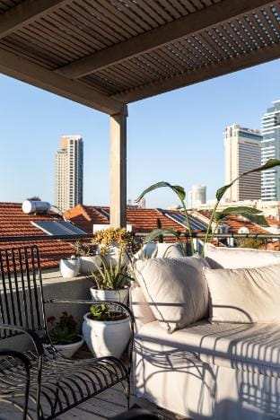 The Gem of Neve Tzedek Stylish Home Country House in Tel Aviv-Yafo