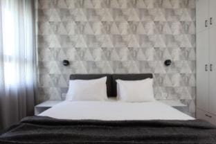 One BR Apt TLV TAU by SeaNRent Apartment in Tel Aviv-Yafo
