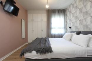 One BR Apt TLV TAU by SeaNRent Apartment in Tel Aviv-Yafo